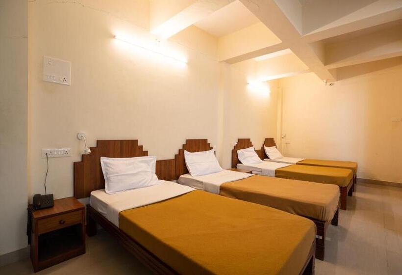 חדר משפחתי דלוקס, The Sincro