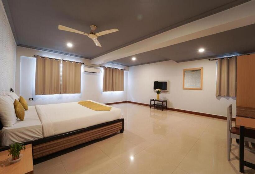 חדר דלוקס עם מרפסת, The Treat