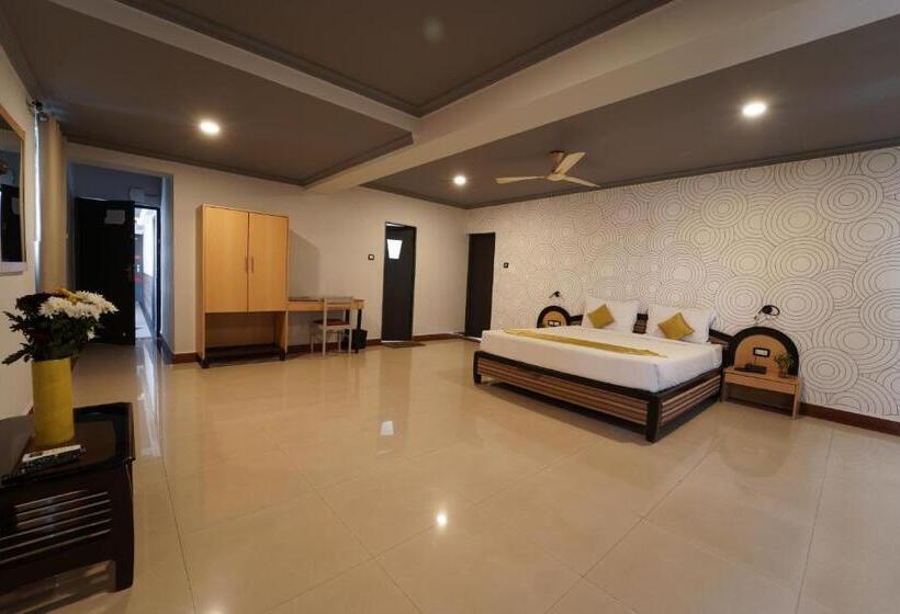 חדר דלוקס עם מרפסת, The Treat