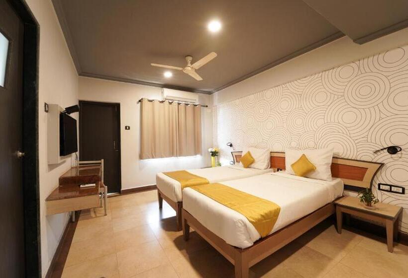 חדר סטנדרט, The Treat