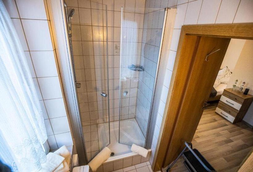 经典四人房间, Dorfwirt Pfronten