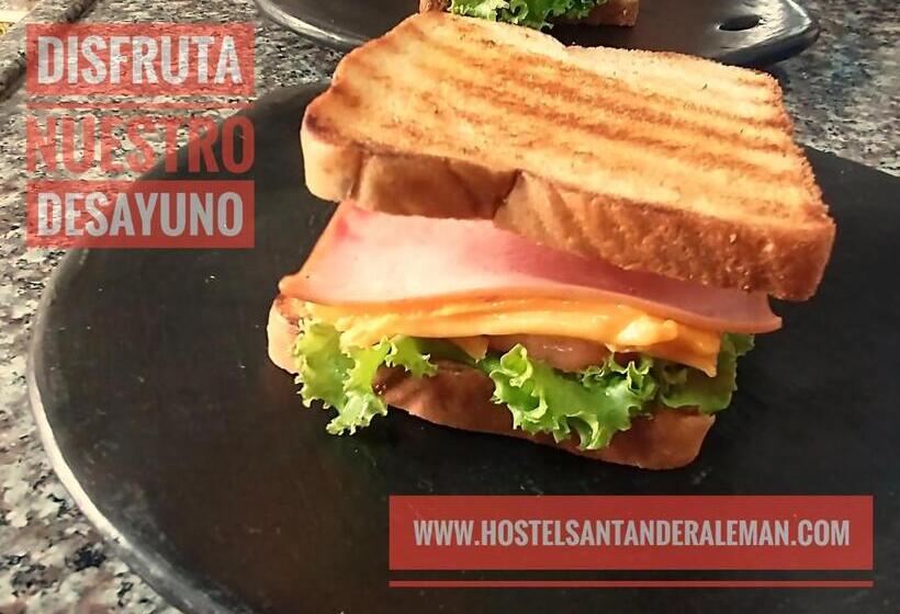 スタンダードトリプルルーム, Santander Aleman Hostel