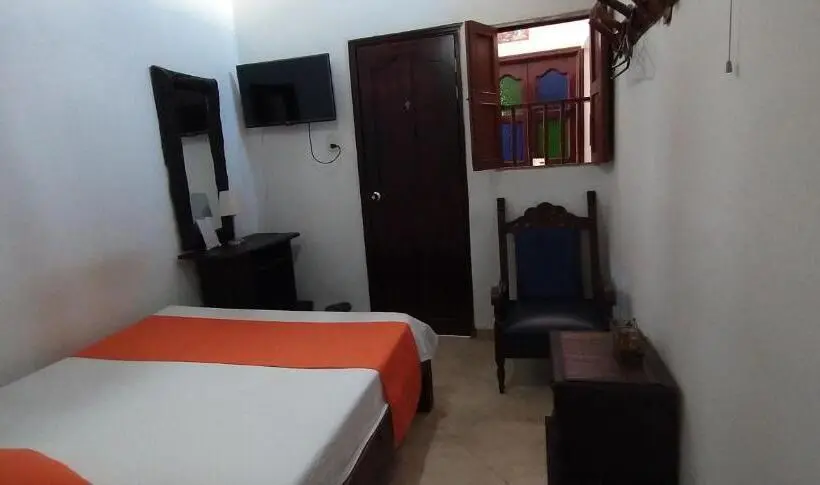 اتاق اکونومی, Santander Aleman Hostel