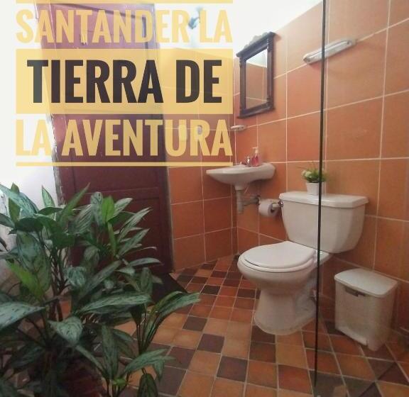 חדר סטנדרט לשלושה, Santander Aleman Hostel