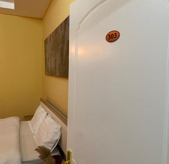 اتاق کلاسیک چهارنفره, Villa Elear