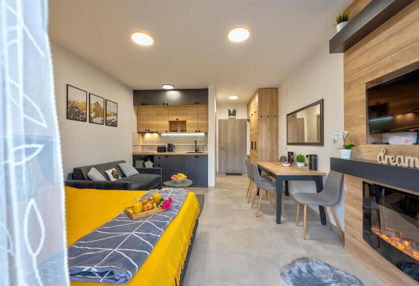 استودیوی سوپریور, Adonis Dreams Zlatibor