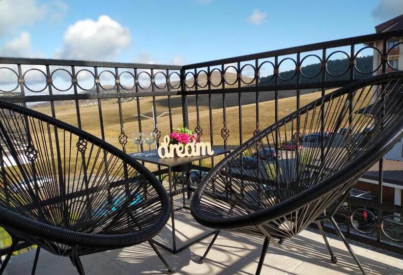 إستوديو سوبيريور, Adonis Dreams Zlatibor