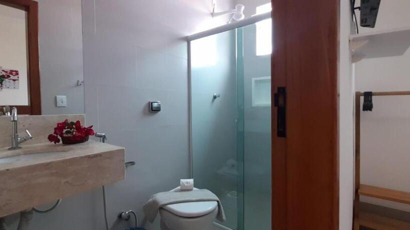 이코노이 4인룸, Pousada E Casas João E Ana