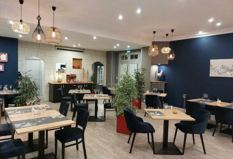 غرفة عائلية, Logis Loire Hotel   Les Cocottes Restaurant