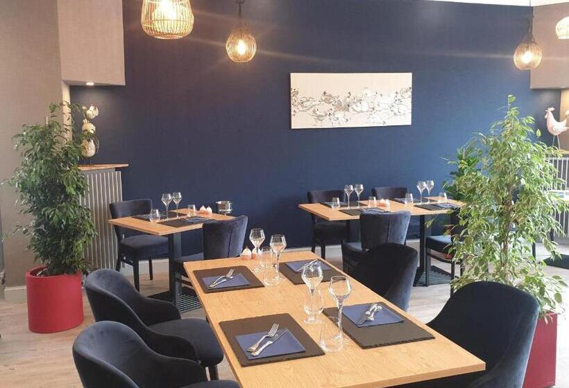 غرفة قياسية ثلاثية, Logis Loire Hotel   Les Cocottes Restaurant