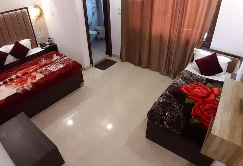 Quarto Triplo Standart, The Divine Oak