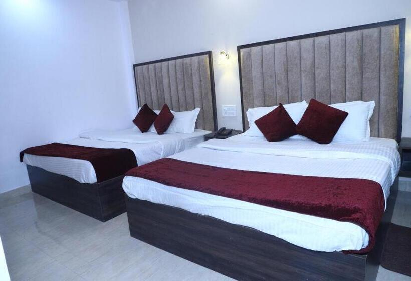 Quarto Familiar, The Divine Oak