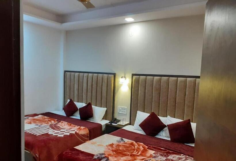 Quarto Familiar, The Divine Oak