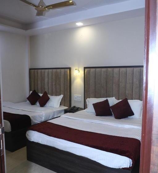 Quarto Familiar, The Divine Oak