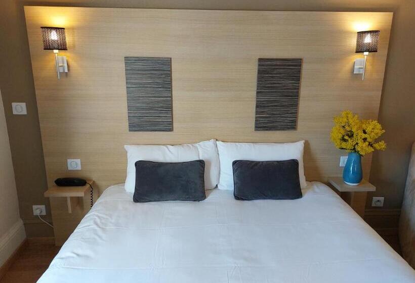 Номер Superior, Logis Loire Hotel   Les Cocottes Restaurant