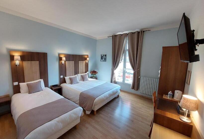 Номер Стандарт Трехместный, Logis Loire Hotel   Les Cocottes Restaurant