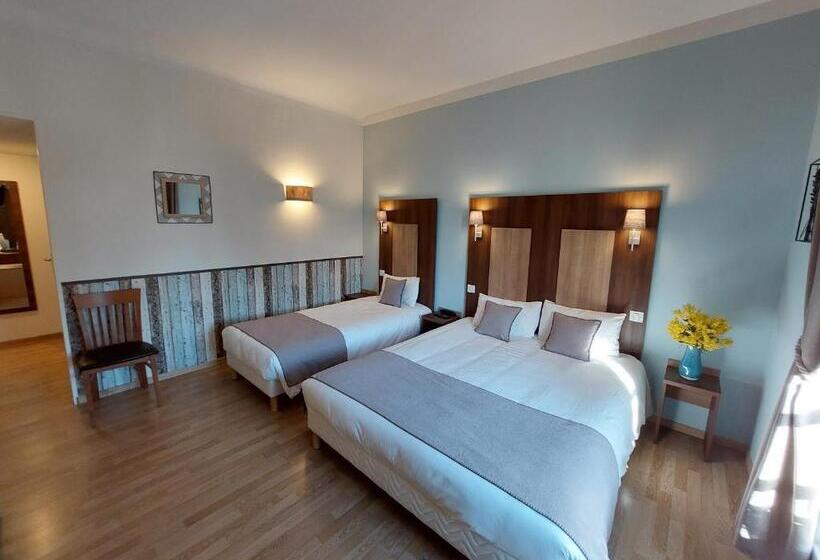 غرفة قياسية ثلاثية, Logis Loire Hotel   Les Cocottes Restaurant