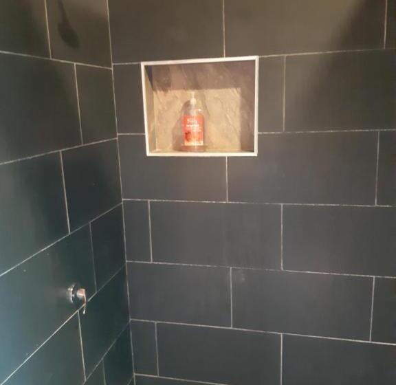 Кровать в Общей Комнате, Tukawa