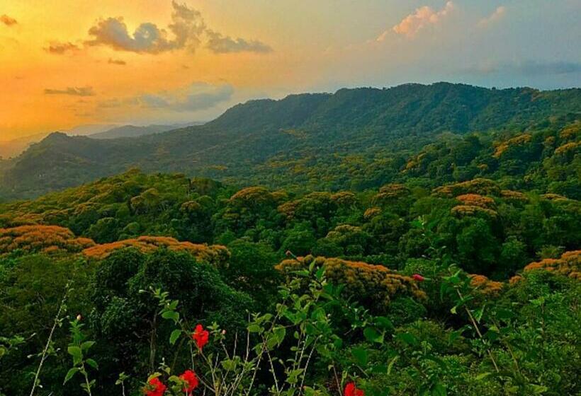 Triple Room Sea View, Pacific Edge Eco Lodge