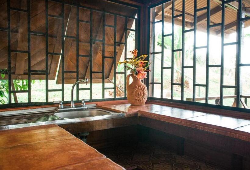 Номер Стандарт Вид на Море, Pacific Edge Eco Lodge