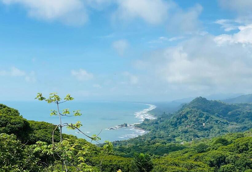 بنجلو عائلى, Pacific Edge Eco Lodge