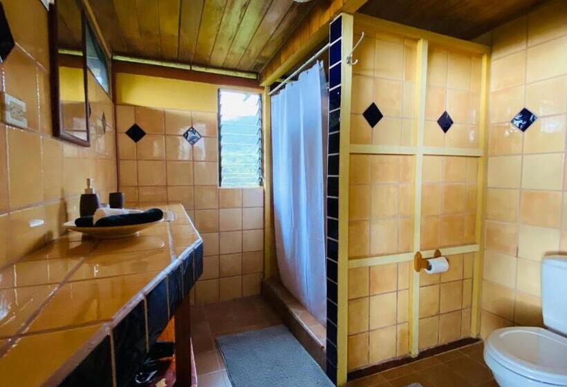 Семейное Бунгало, Pacific Edge Eco Lodge