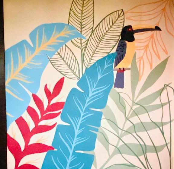 بنجلو عائلى, Pacific Edge Eco Lodge