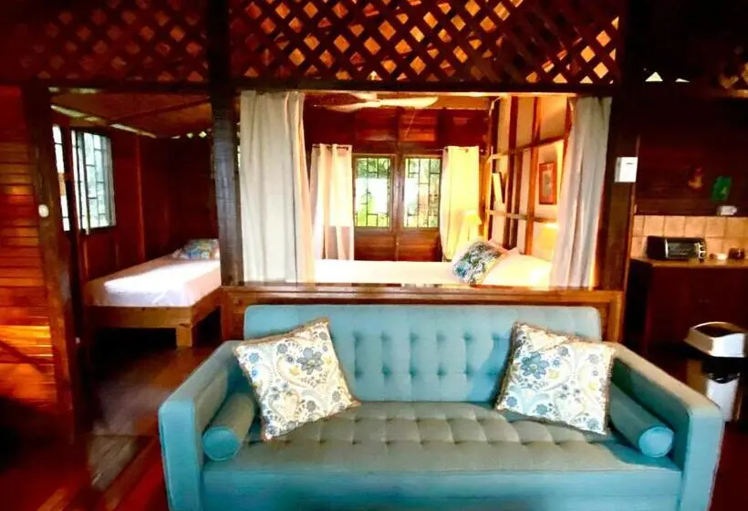 家族用バンガロー, Pacific Edge Eco Lodge