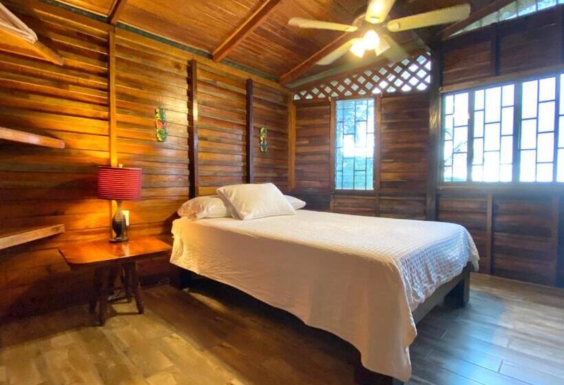 Семейное Бунгало, Pacific Edge Eco Lodge
