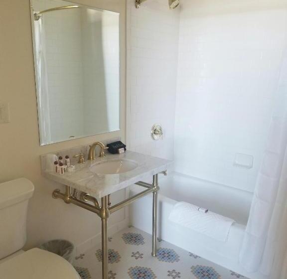 غرفة قياسية سرير كينج, Belvada