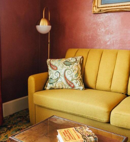 جناح سرير كينج, Belvada