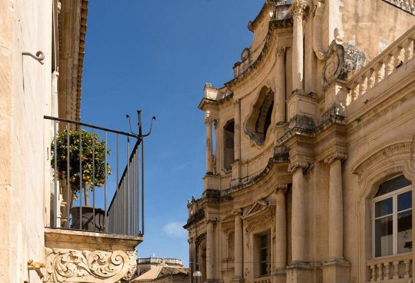 اتاق لوکس, Q92 Noto