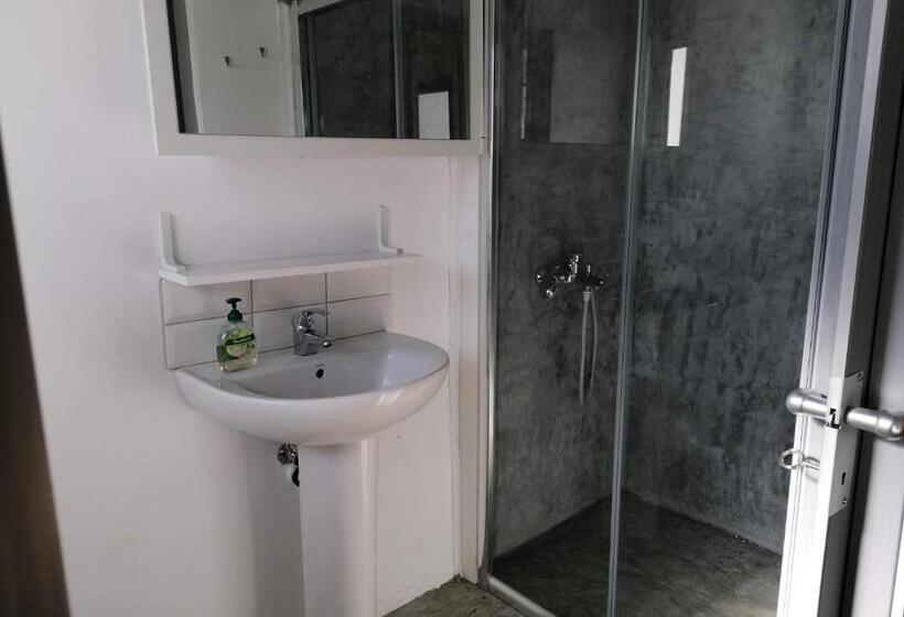 اتاق لوکس, Le Mat Hostel