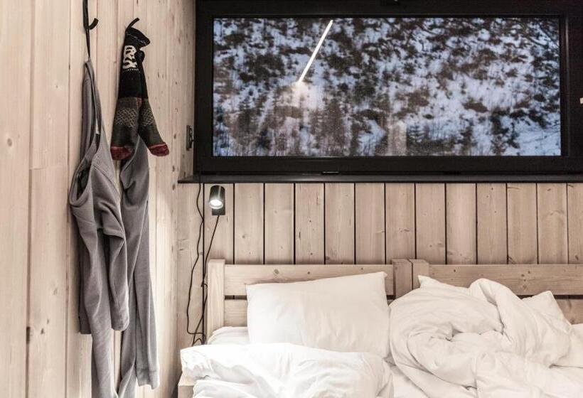 이코노미 룸, Chata Zázvor