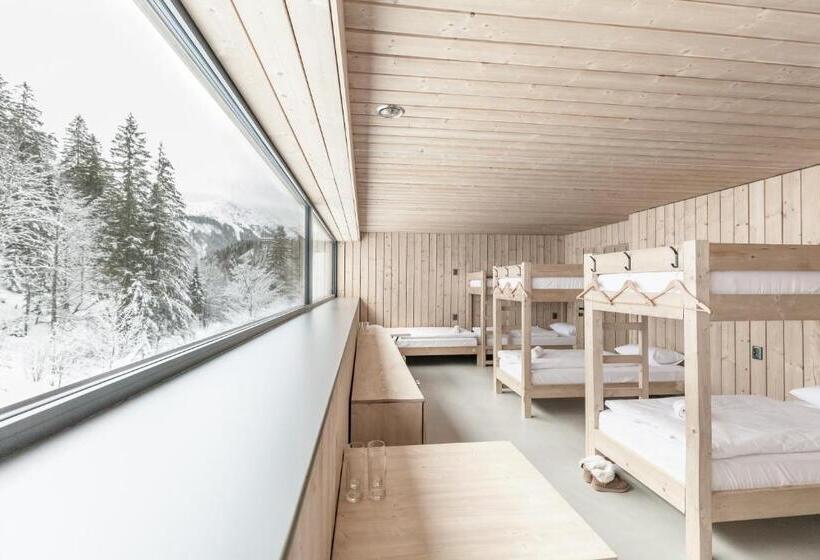 공동 객실, Chata Zázvor