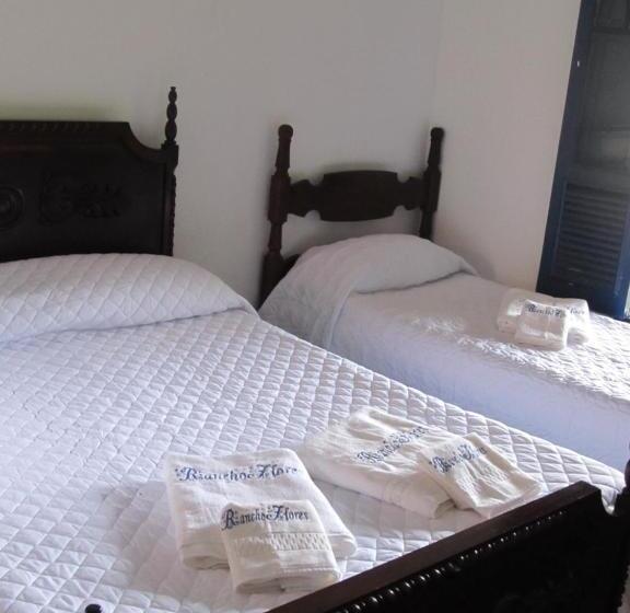 스탠다드 트리픔 룸 공동욕실, Pousada Rancho Flores