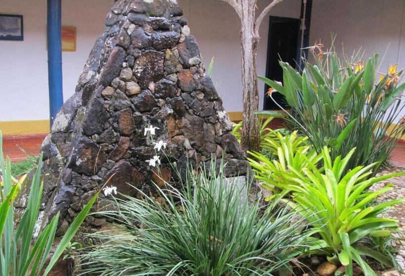 스탠다드 트리픔 룸 공동욕실, Pousada Rancho Flores