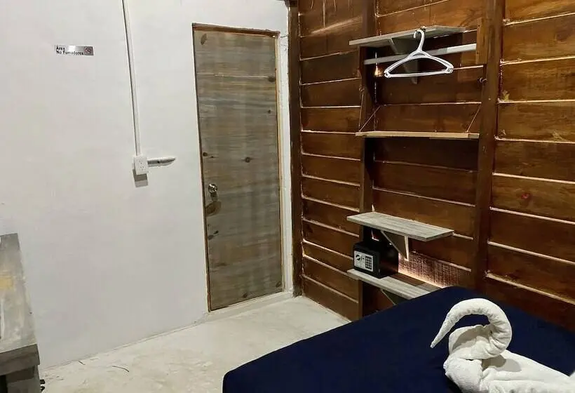 بانگلوی استاندارد, Akbal Holbox