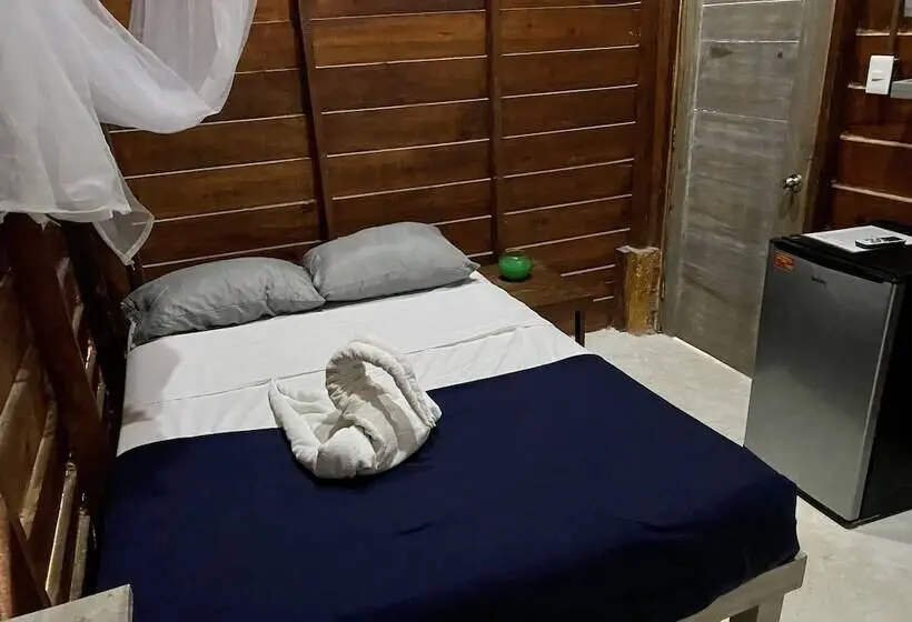 بانگلوی استاندارد, Akbal Holbox