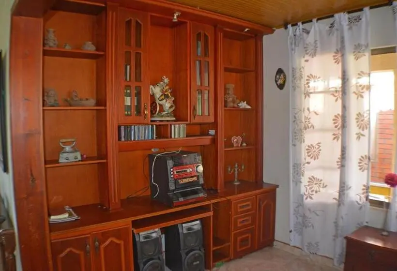 ４ベッドルームハウス, Caraná