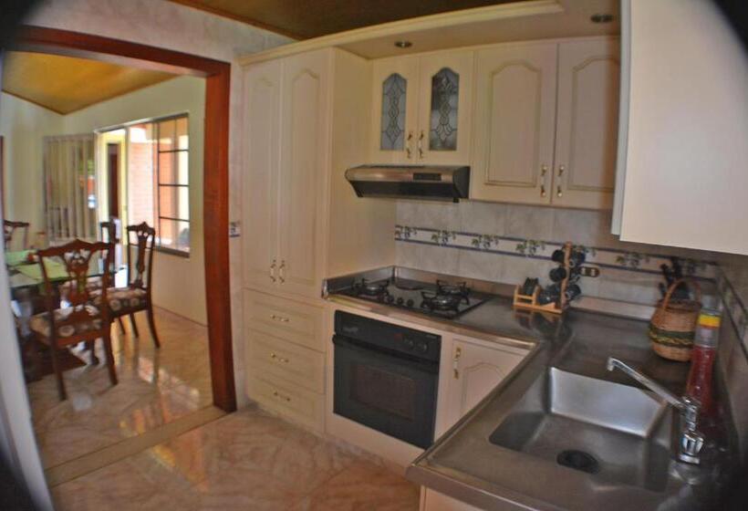 4间卧室的房子, Caraná