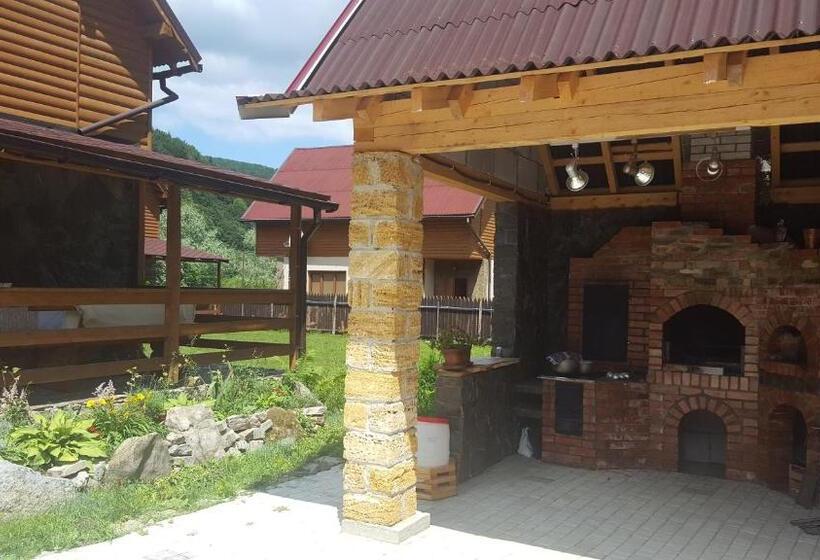 کلبه ییلاقی, Guest House In Carpathians