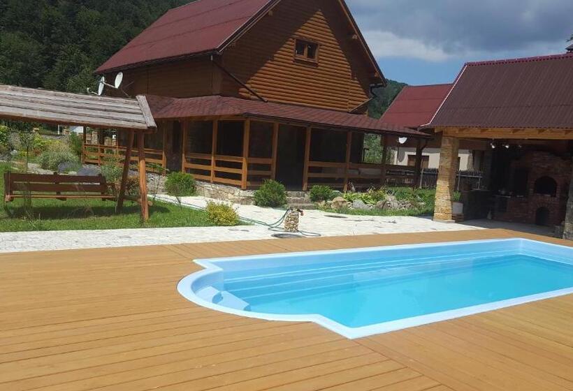 کلبه ییلاقی, Guest House In Carpathians