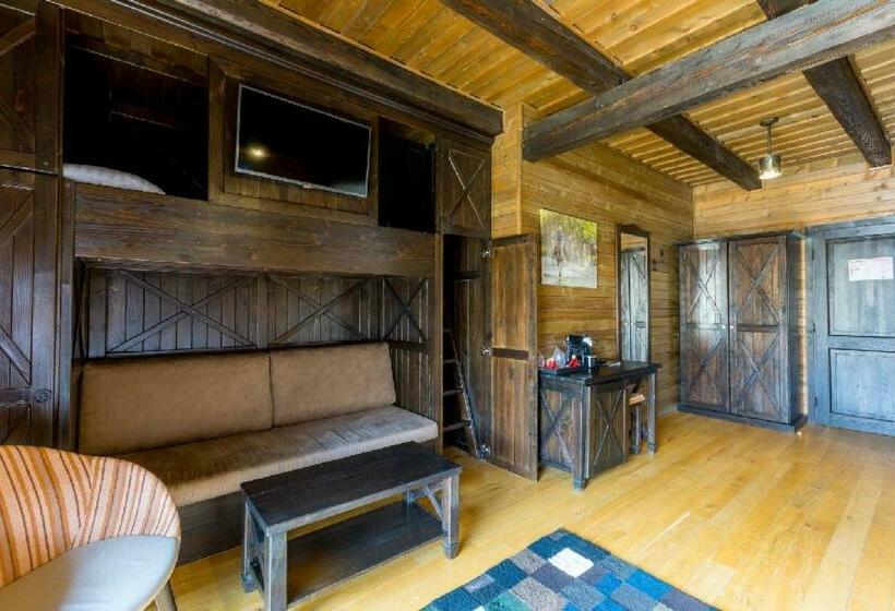 סוויטת ג'וניור, Maggie's Ranch