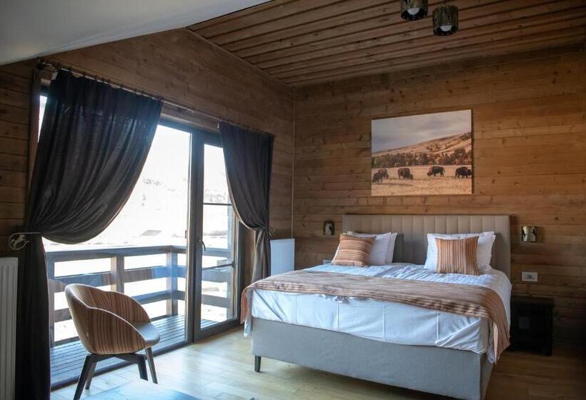 סוויטת ג'וניור, Maggie's Ranch