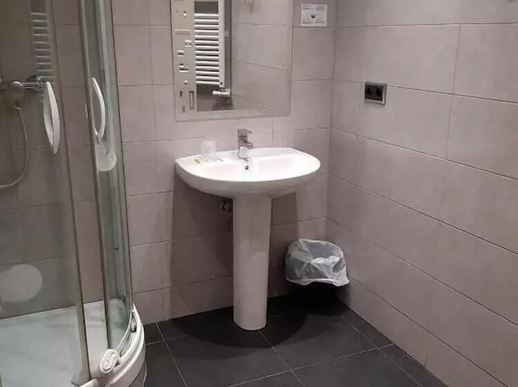 اتاق استاندارد یک نفره, Hostal Levante Barcelona