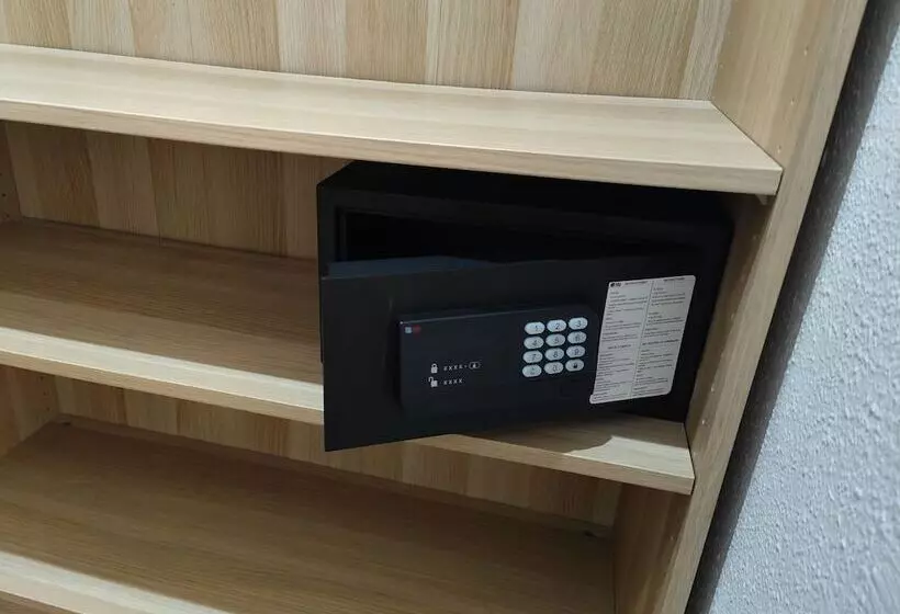 اتاق استاندارد یک نفره, Hostal Levante Barcelona