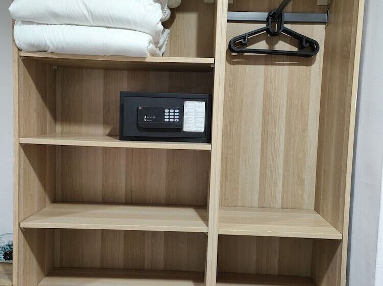 スタンダードルーム, Hostal Levante Barcelona