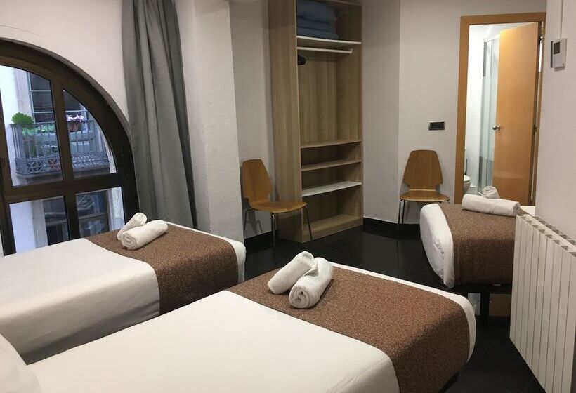 Номер Стандарт Трехместный, Hostal Levante Barcelona