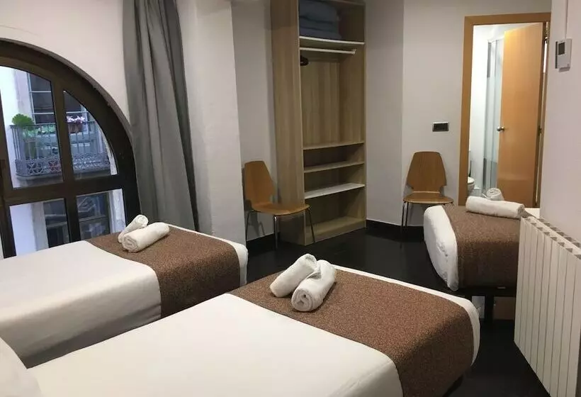 اتاق استاندارد سه نفره, Hostal Levante Barcelona